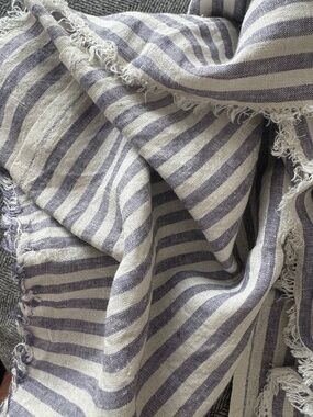 NWOT, FOG LINEN WORKS, LINEN TUZ SCARF, IN 5/16” STRIPES OF BLUE/WHITE